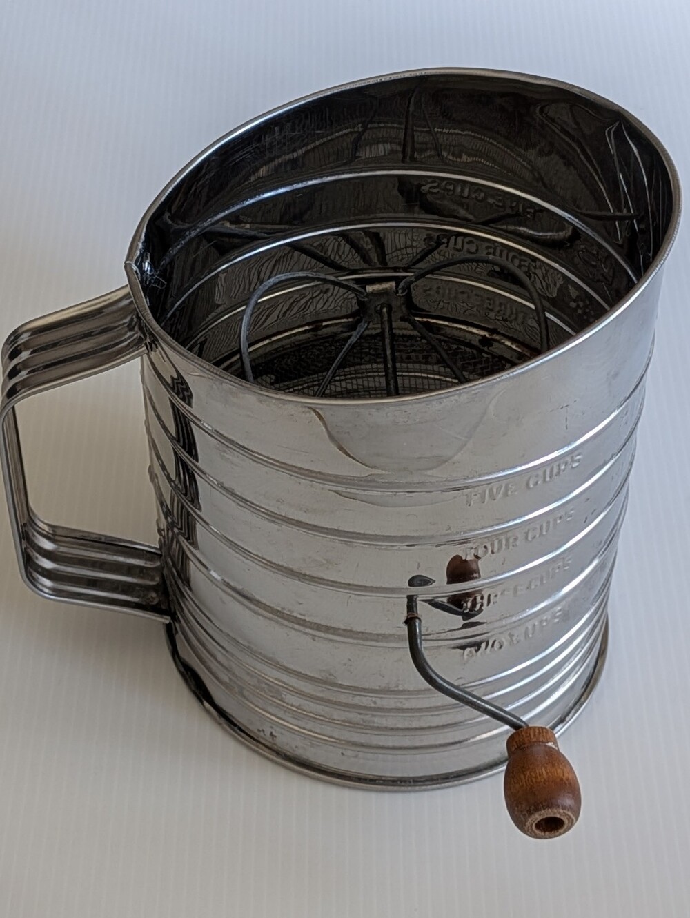 Vintage Bromwell’s 5 Cup Flour Sifter Rustic Farmhouse Kitchen USA